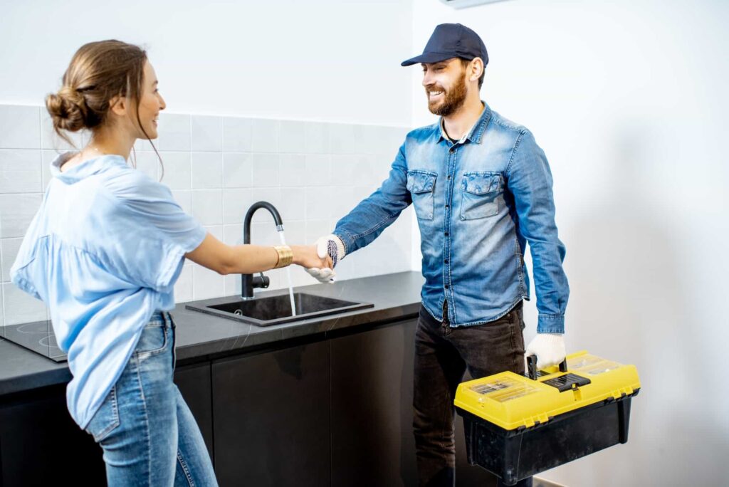 handy-man-with-woman-on-the-kitchen.jpg